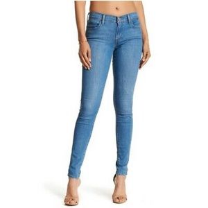 Levi’s 710 Super Skinny Tranquil Ridge Light Wash